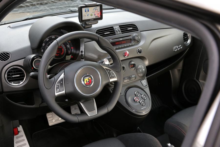 Торпедо Abarth 595 Competizione 2012 года  (фото 26 из 47)